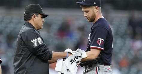 Twins’ bullpen takes another hit with Stewart placed on injured list with sore elbow